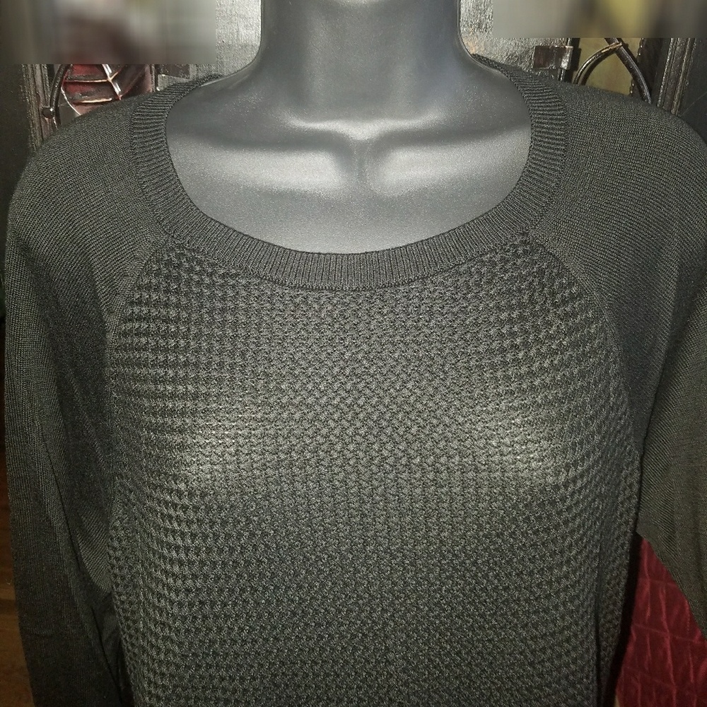 Banana Republic Cute black blouse/sweeter